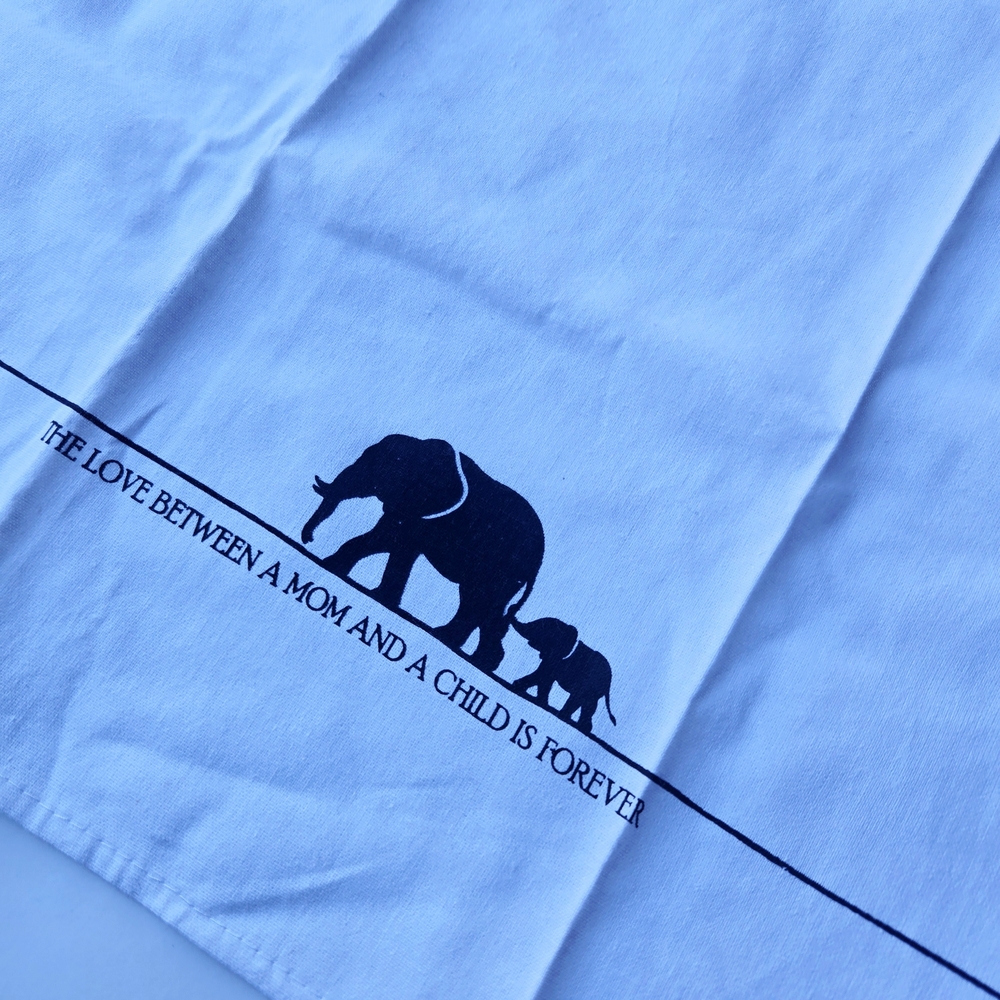 Elephant Mom & Baby White Kitchen Tea Towel 🌺 - Picture 5 of 5